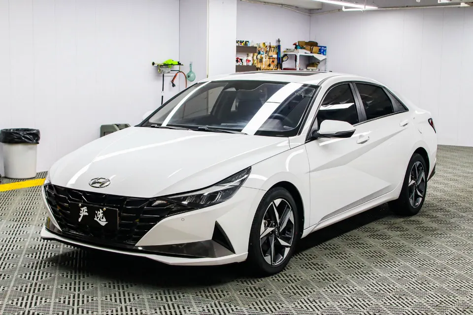 Hyundai Elantra 1.5L CVT LUX Premium, 2022 год, автомобиль из Китая